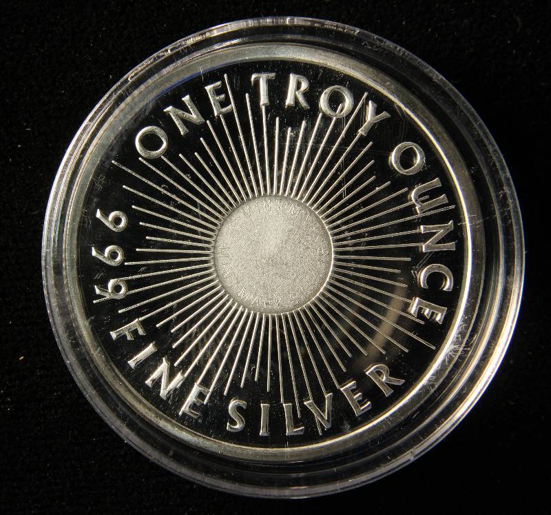 1 TROY OZ. .999 FINE SILVER ROUND SUNSHINE MINTING IN AIRTITE HOLDER