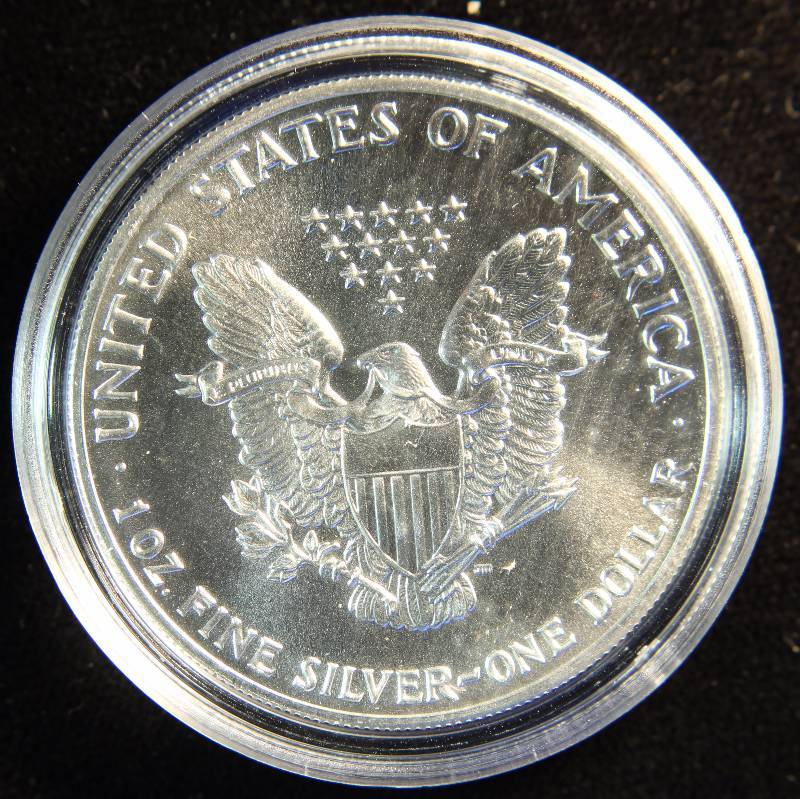 1989 AMERICAN SILVER EAGLE 1 TROY OZ. .999 FINE SILVER DOLLAR IN AIRTITE CAPSULE