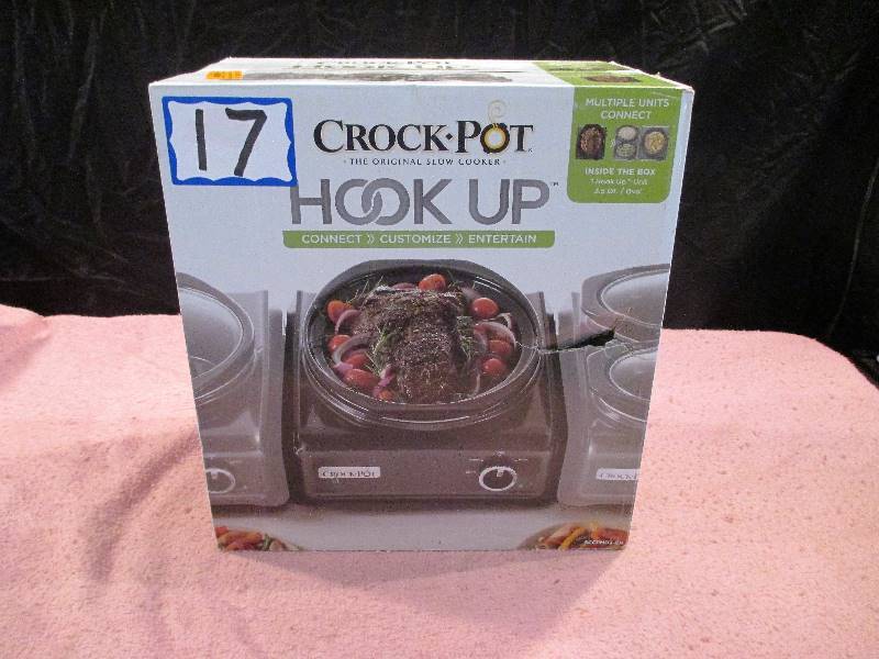 lot 17 image: Crockpot 3.5qt. Hook Up
