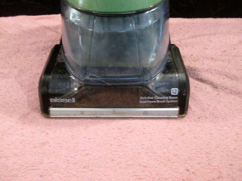 lot 19 image: Bissell Deep Clean Professional Pet