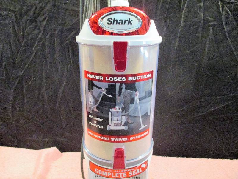 lot 26 image: Shark Professional