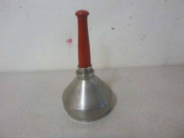lot 19 image: Large Bell