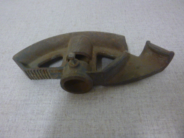 lot 25 image: 12 Bender Conduit
