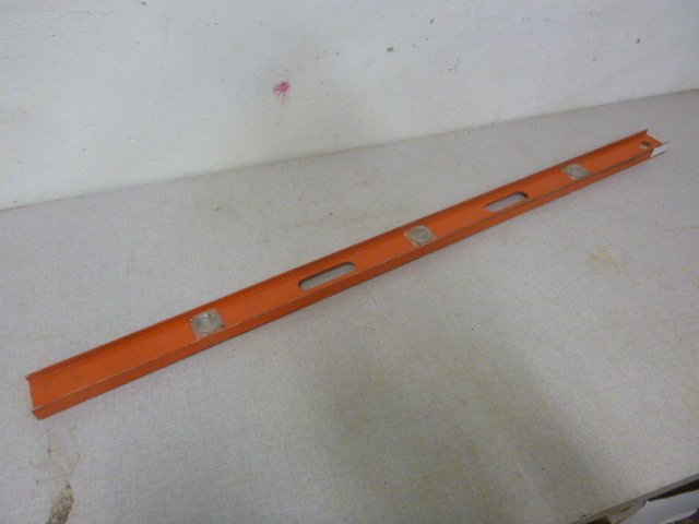 lot 34 image: Aluminum Level