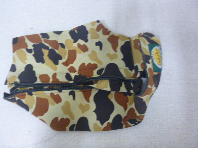 lot 59 image: Cabelas Neoprene Dog Coat