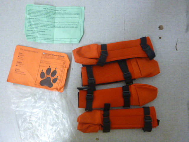 lot 60 image: Starks Neoprene Dog Boots