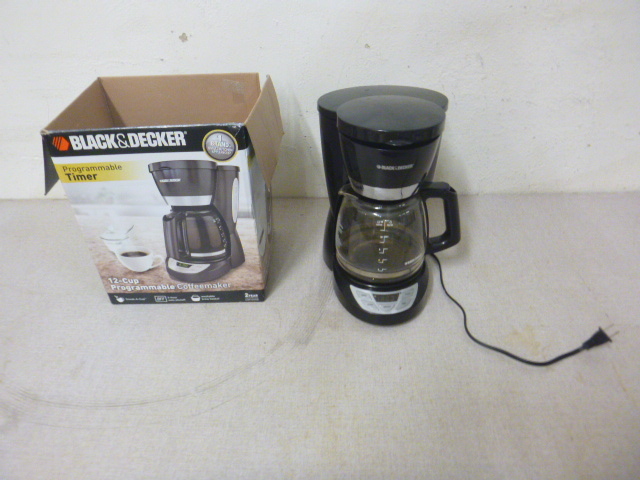 lot 80 image: Black & Decker Coffee Maker