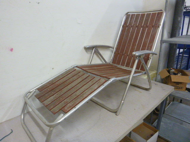 lot 122 image: Patio Lounge Chair