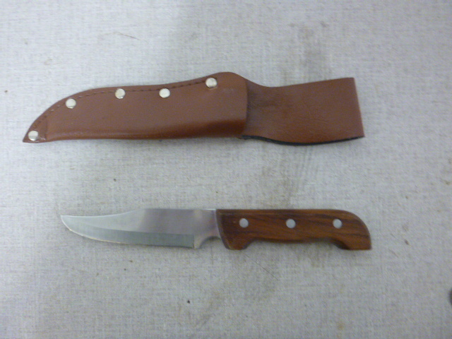 lot 126 image: Maxam Knife