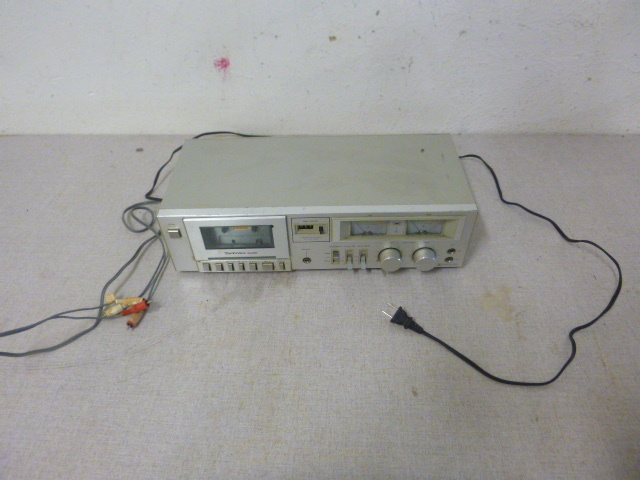 lot 136 image: Technics Cassette Player
