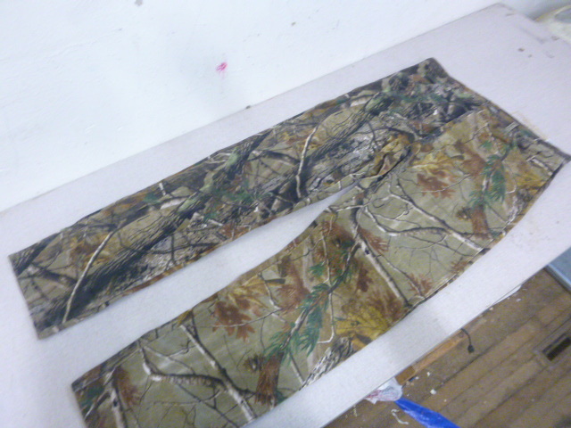 lot 146 image: Wrangler Camo Pants