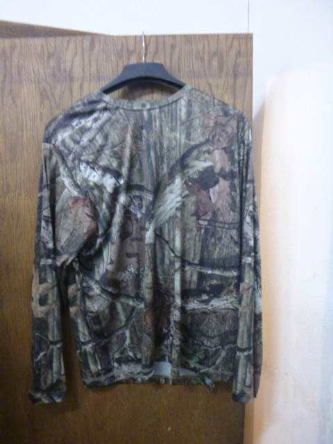 lot 149 image: Break-Up Infinity Mossy Oak Shirt
