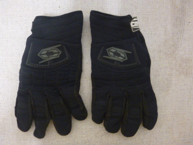 lot 178 image: Pair Castle Gloves