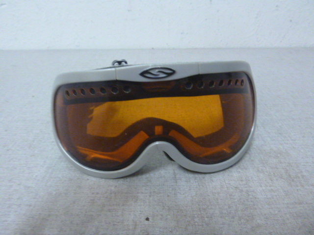 lot 182 image: Goggles