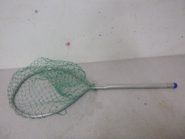 lot 187 image: Small Landing Net