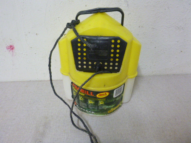 lot 189 image: Frabill Flow Troll Bait Bucket