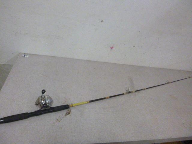 lot 202 image: Zebco 33 Classic Reel with Rod