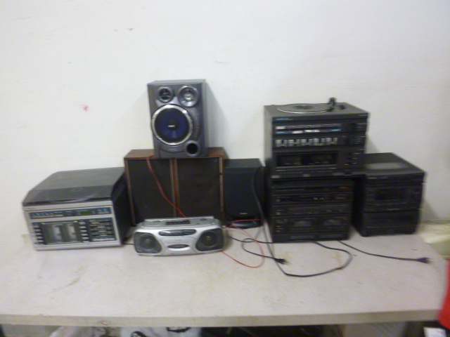 lot 232 image: Miscellaneous Stereos and Speakers