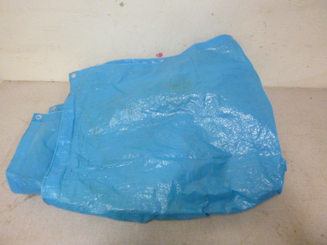 lot 240 image: Tarp
