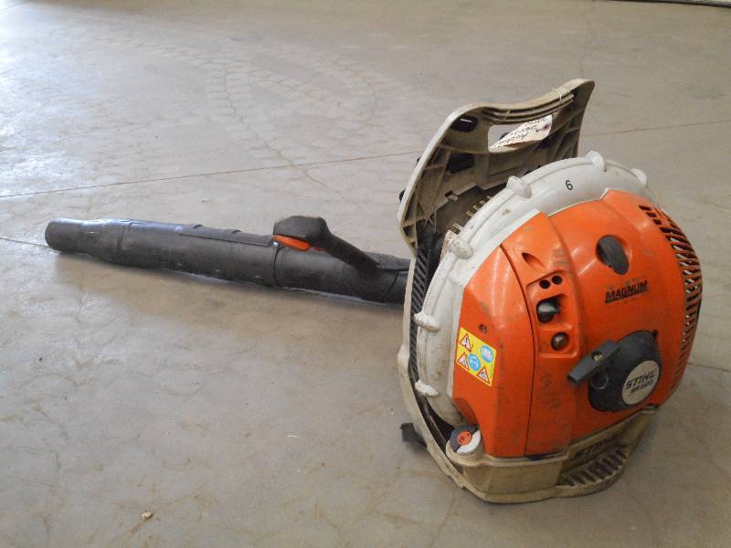 lot 2 image: Stihl BR600 Magnum Commercial Backp...
