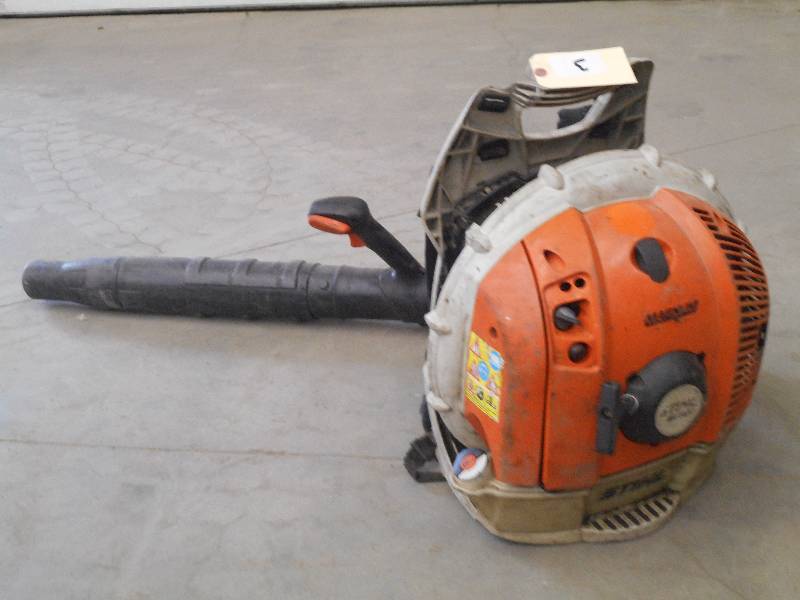 lot 3 image: Stihl BR600 Magnum Commercial Backp...