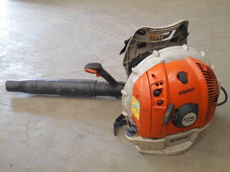 lot 4 image: Stihl BR600 Magnum Commercial Backp...