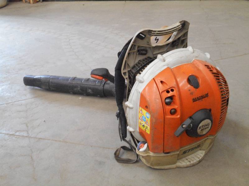 lot 5 image: Stihl BR600 Magnum Commercial Backp...