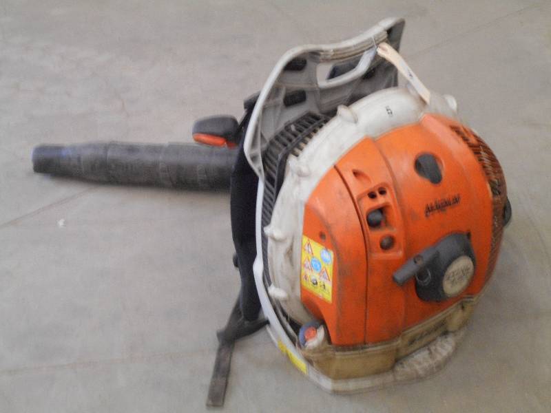lot 7 image: Stihl BR600 Magnum Commercial Backp...