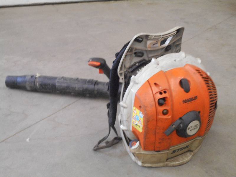 lot 8 image: Stihl BR600 Magnum Commercial Backp...