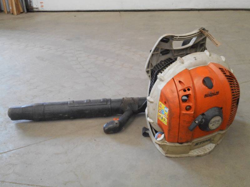 lot 9 image: Stihl BR600 Magnum Commercial Backp...