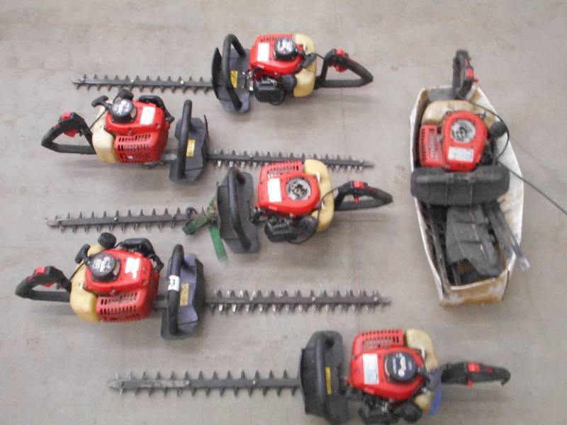 lot 23 image: Pallet Lot Of (6) RedMax Commercial...