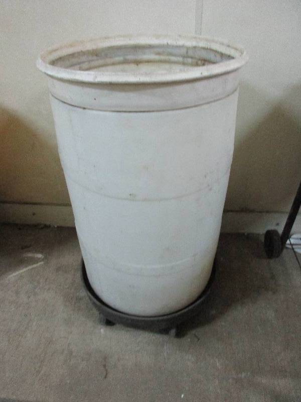 Trash can