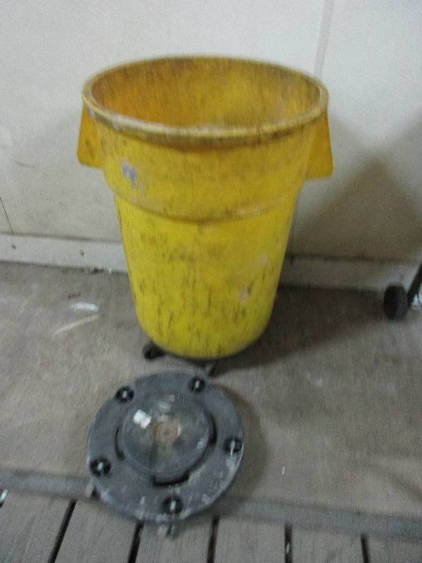 Trash can