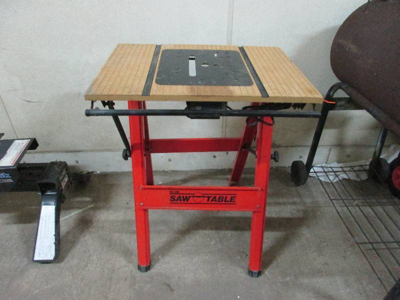 Saw table