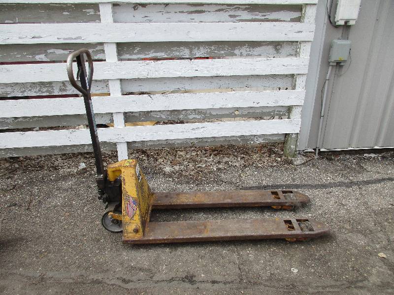 Pallet jack