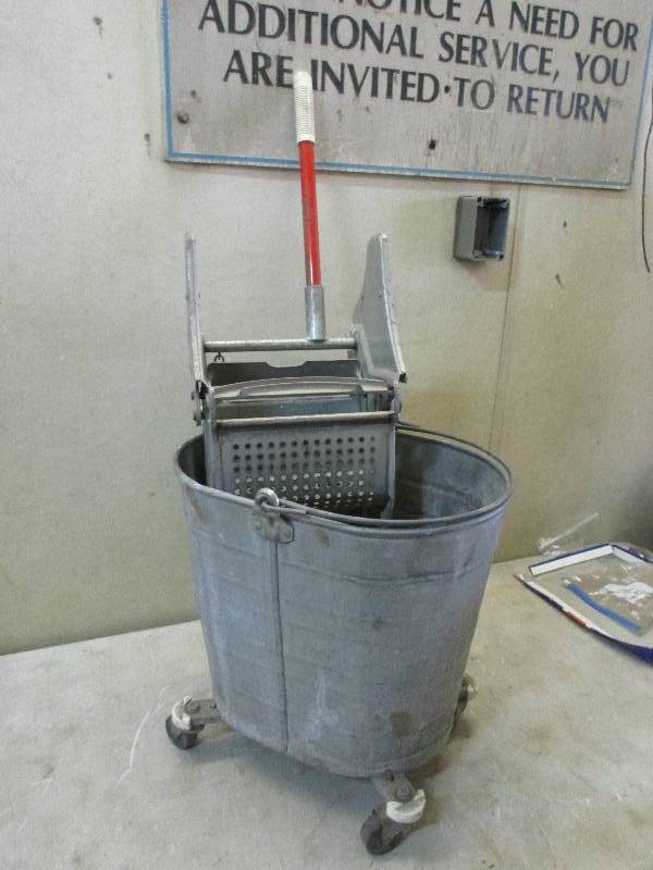 Mop bucket