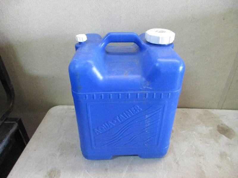 Water container
