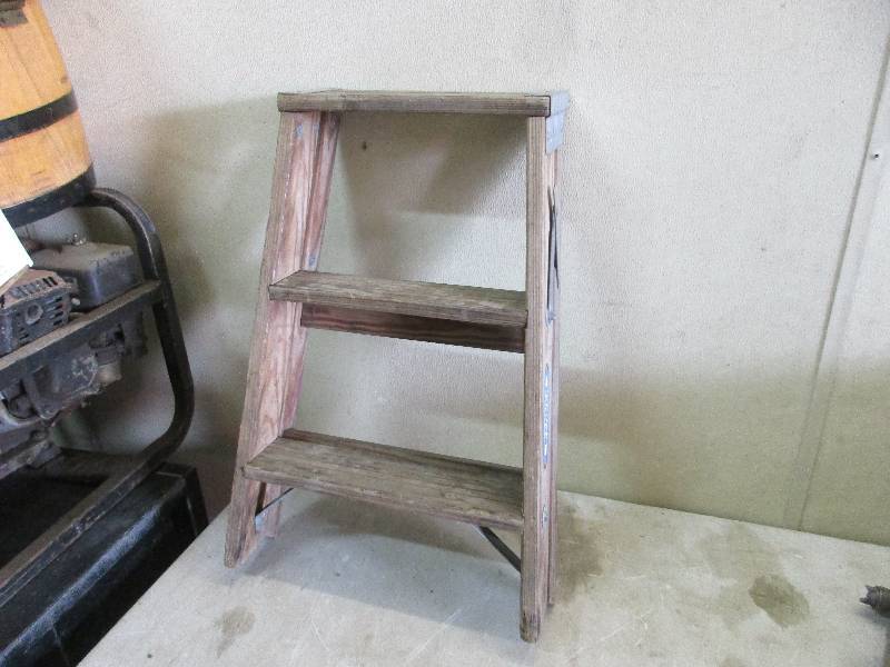 Small step ladder