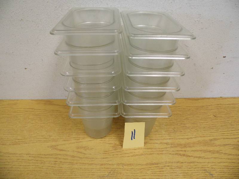 Lot of 12 -  .92qt Rubbermaid Containers