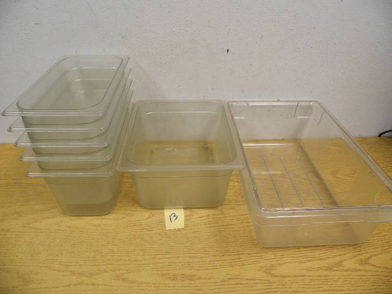 Assorted Rubbermaid Containers