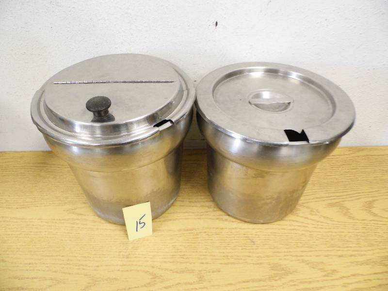 2 Steam Table Inserts w Lids