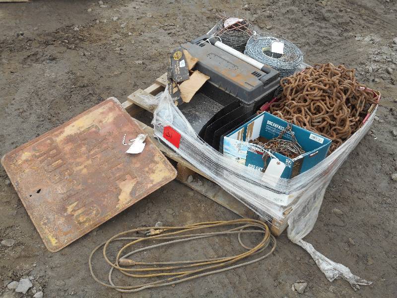 Pallet Lot Cattle Crossing Sign, S...