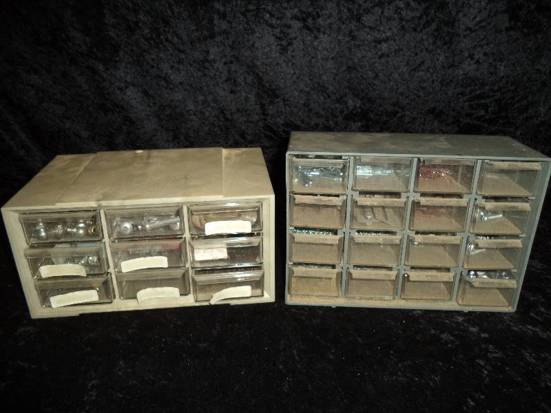 lot 18 image: Pair - Organizers with Content