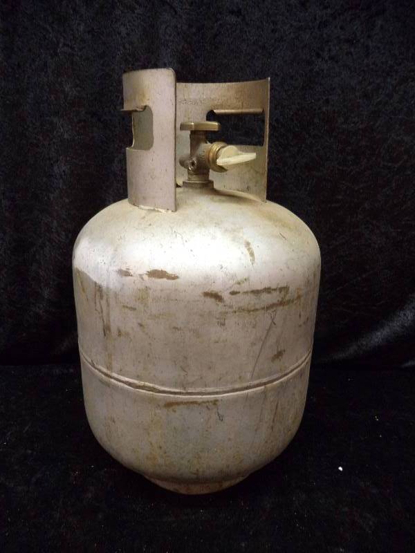 lot 50 image: Propane Tank - 20lb
