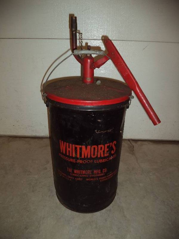 lot 55 image: Whitmore Grease Can wPump