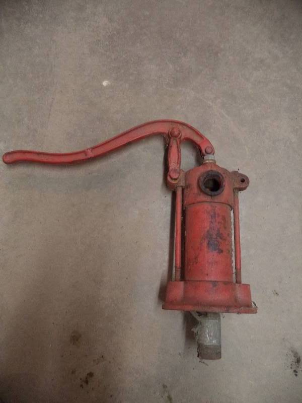 lot 61 image: Red Cistrin Pump