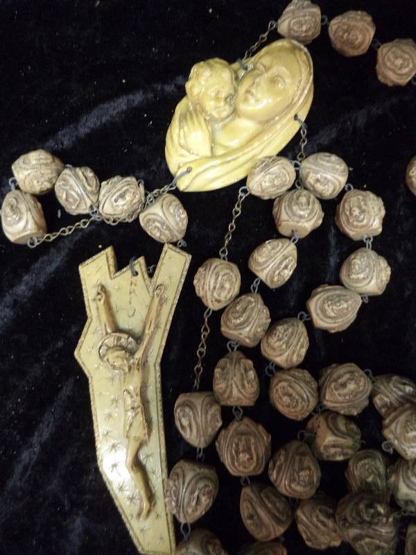 lot 62 image: Large Rosary - 5FT