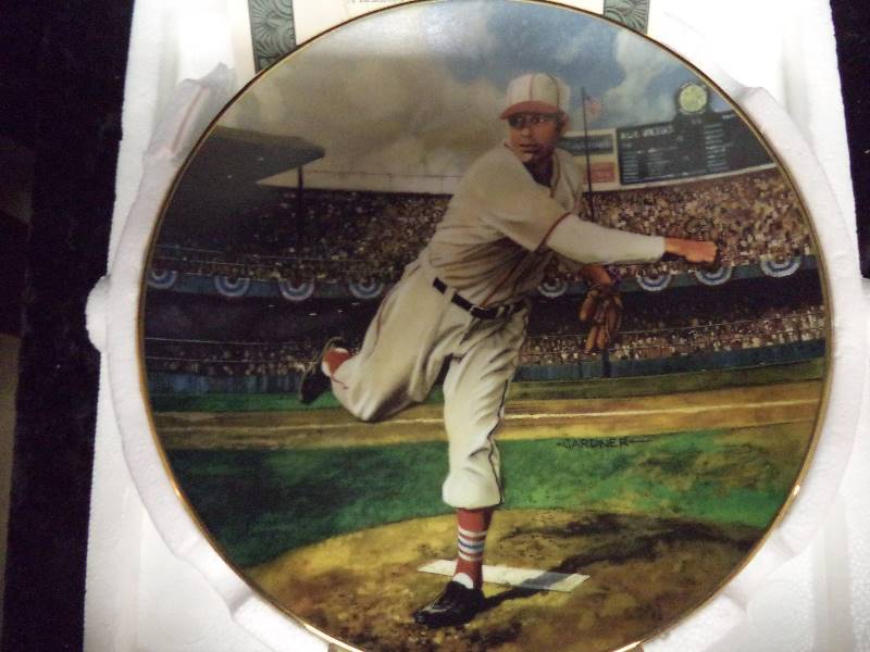 lot 67 image: Bradford Exchange Plate - Dizzy Dean