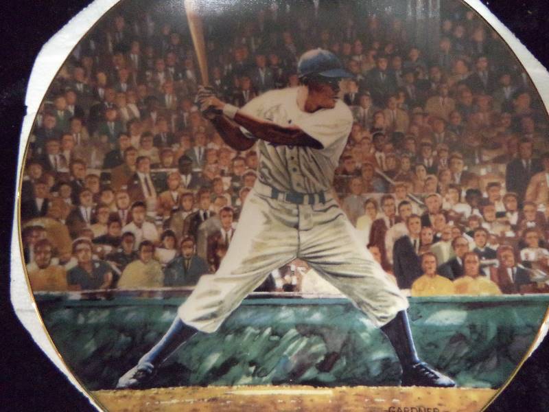 lot 75 image: Bradford Exchange Plate - Jackie Robinson