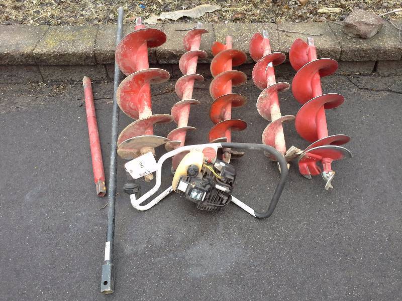 lot 8 image: Robin Auger with Attachments (5)